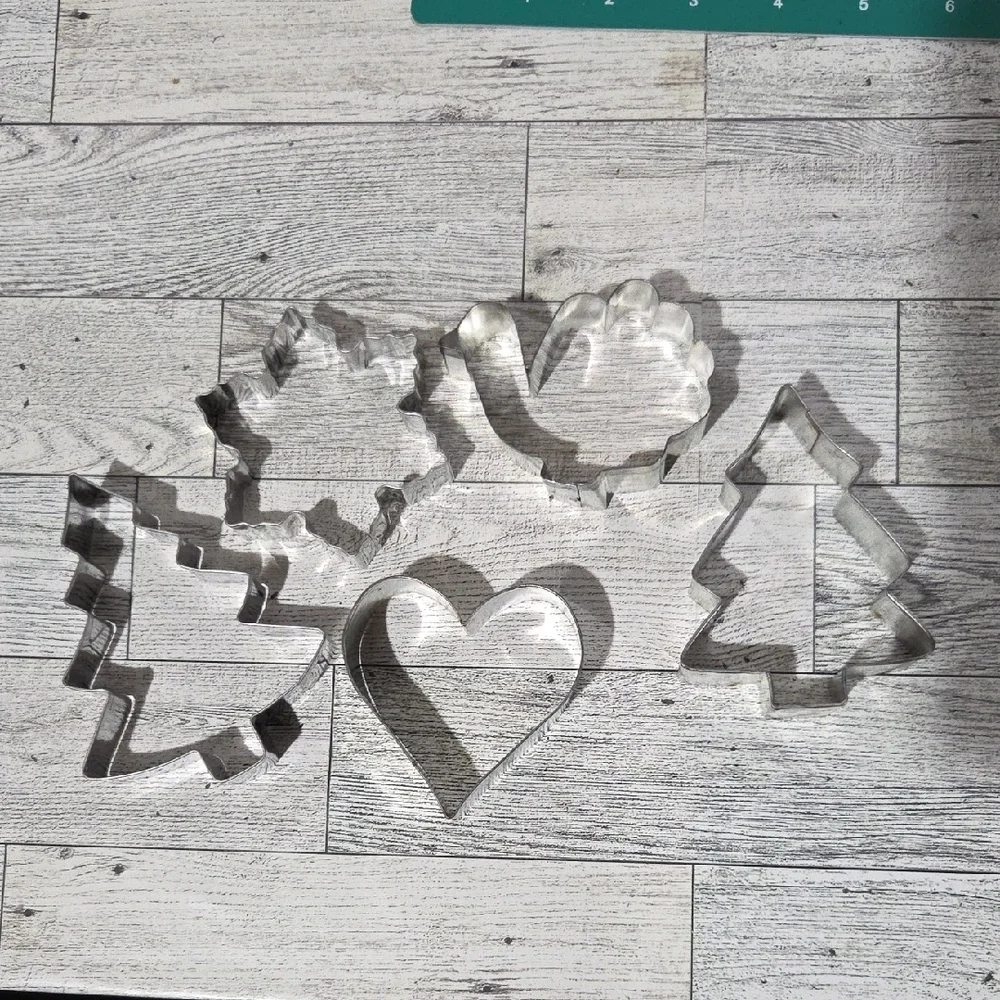 Set Of Assorted Metal Cookie Cutters